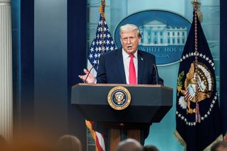 Trump chce s Íránem ještě jednat. Doufá, že nebude muset použít vojenskou sílu - Seznam Zprávy